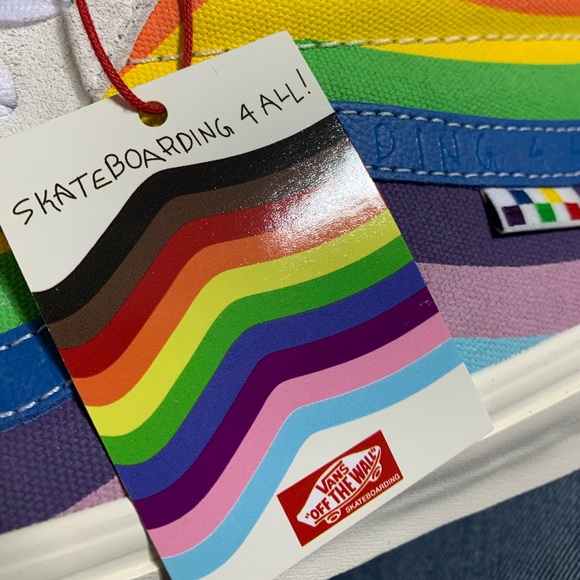 MENS 11 PRIDE RAINBOW TENNIS SHOES VANS SKATE - Picture 5 of 7